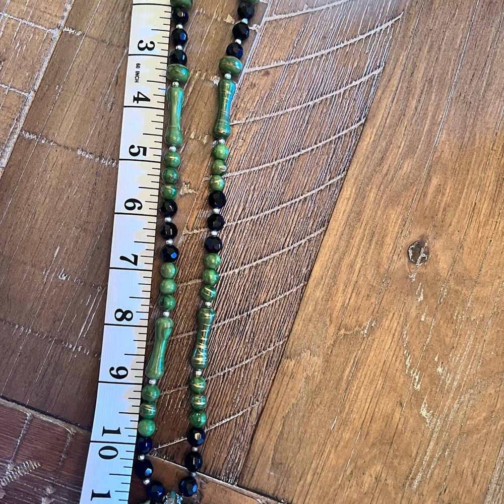 Vibrant Green Heart Pendant Necklace - Picture 4 of 4